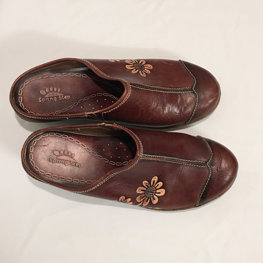 Spring Step Red Leather Clogs - Picture 8 of 9